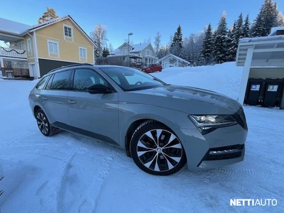 Skoda Superb 2022, photo 5/12