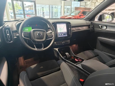 Volvo EX40 2025, photo 6/16