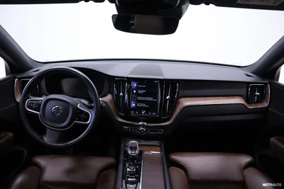 Volvo XC60 2020, photo 6/6