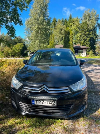 Citroen C4 VTi 95 Attraction 2011, kuva 1/9