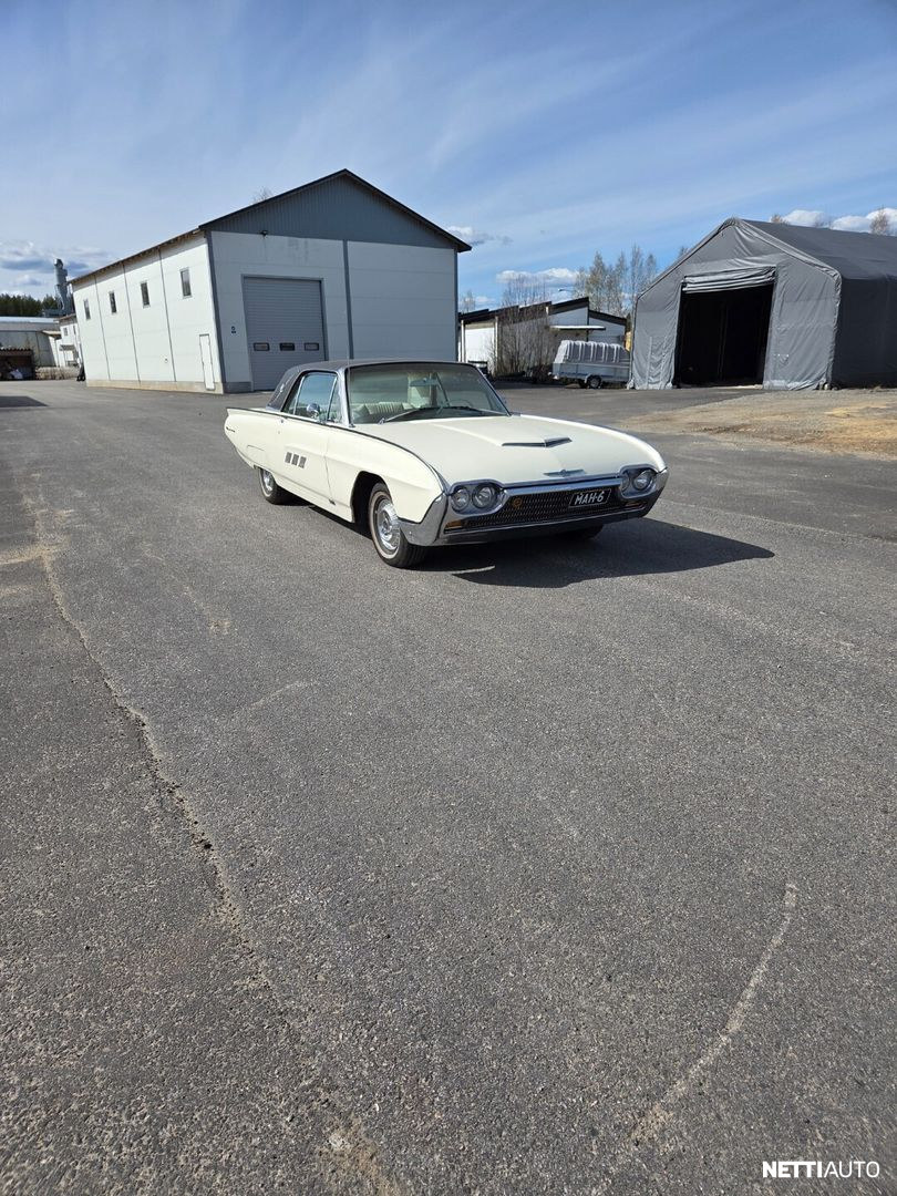Ford Thunderbird