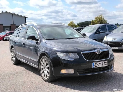 Skoda Superb 2011, kuva 2/7