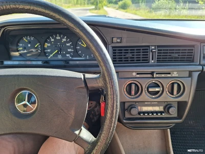 Mercedes-Benz 190 190D 1986, kuva 7/11