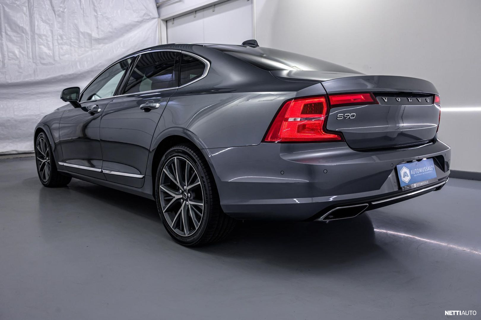 Volvo S90 2017, photo 3/45