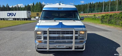 Chevrolet Chevy Van 6 henkilön paku 1990, photo 5/16