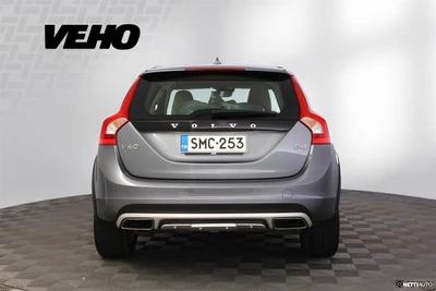 Volvo V60 Cross Country 2017, photo 4/35