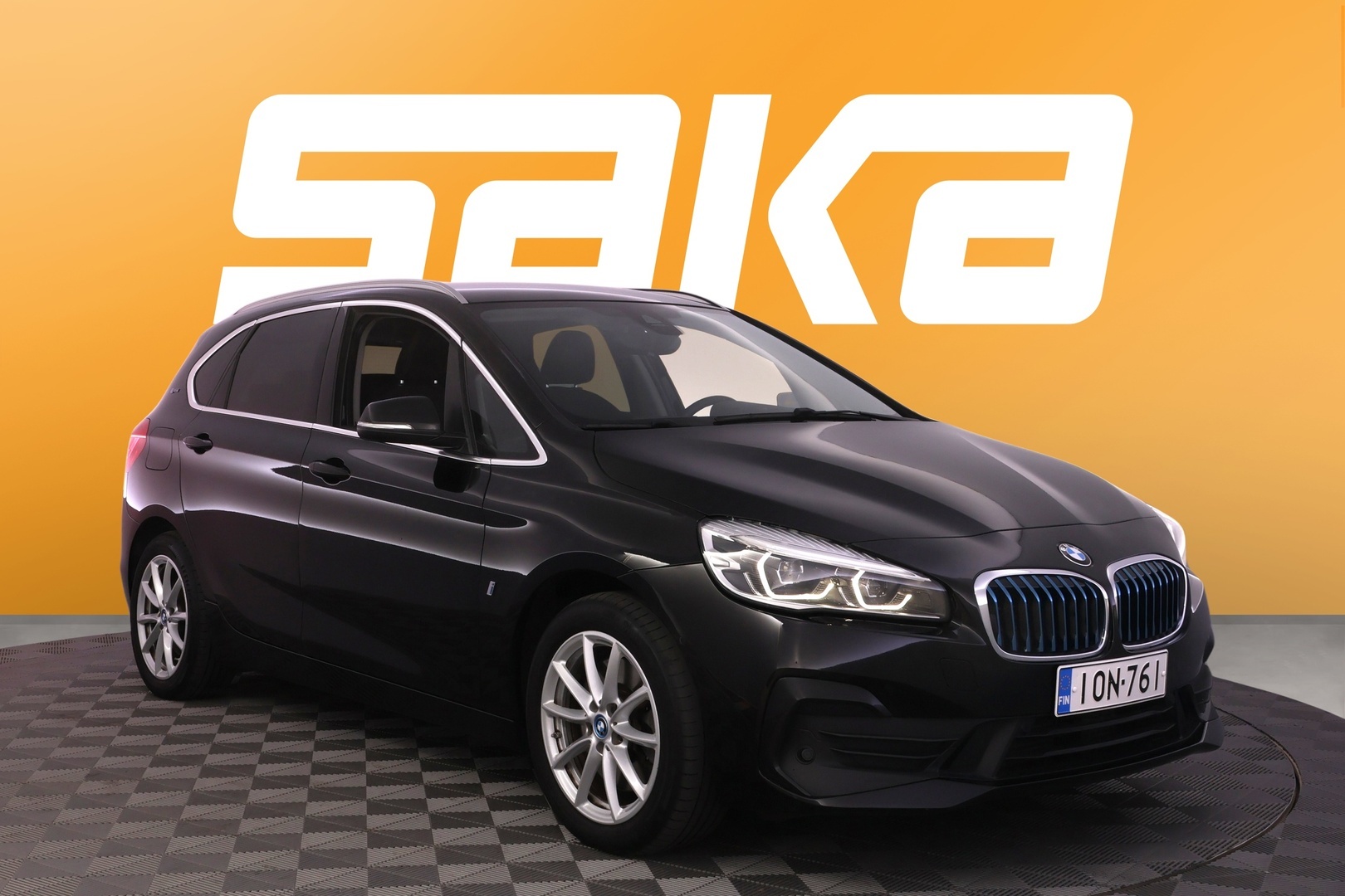 BMW 225