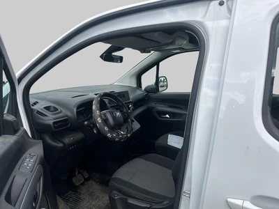 Toyota Proace City Verso 2021, kuva 4/4