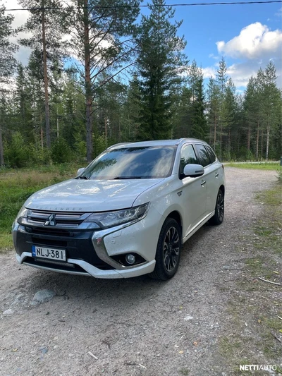 Mitsubishi Outlander PHEV 2016, kuva 4/12