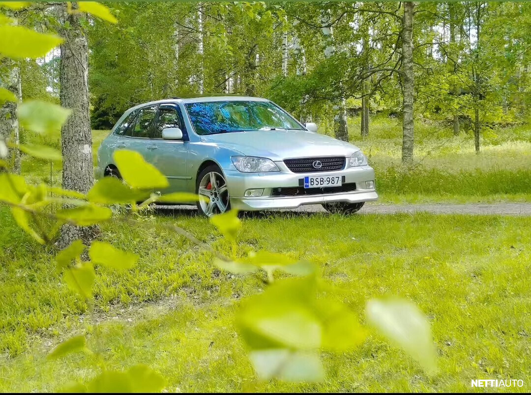 Lexus IS
