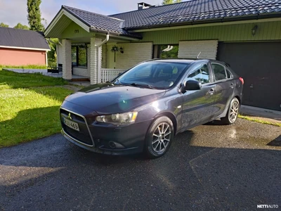 Mitsubishi Lancer Sportback 1,8 Invite 2009, kuva 3/13