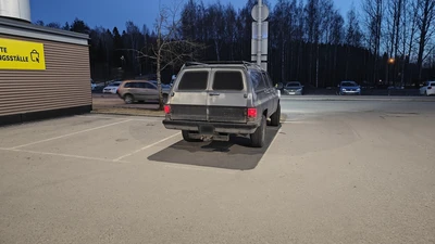 Chevrolet Suburban Silverado 1989, kuva 3/8