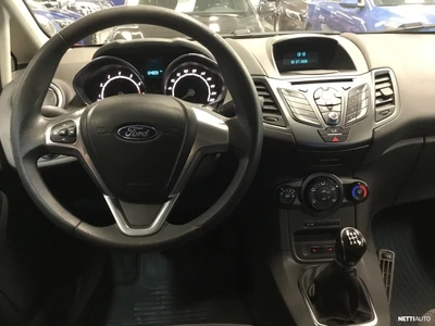 Ford Fiesta 2015, photo 7/15