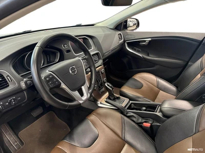 Volvo V40 Cross Country 2016, photo 7/17