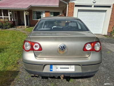 Volkswagen Passat 2005, photo 2/6