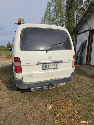 Toyota Hiace 2,5 D-4D 117 5ov 4WD pitkä 2009, photo 4/11