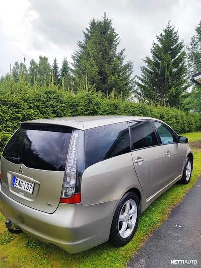 Mitsubishi Grandis 2007, photo 6/10