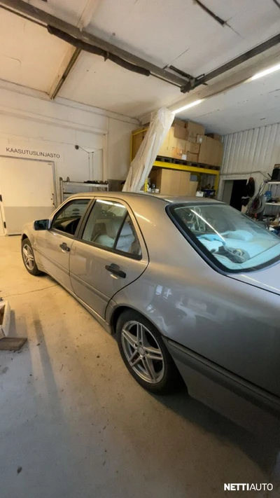 Mercedes-Benz 180 1997, kuva 3/3