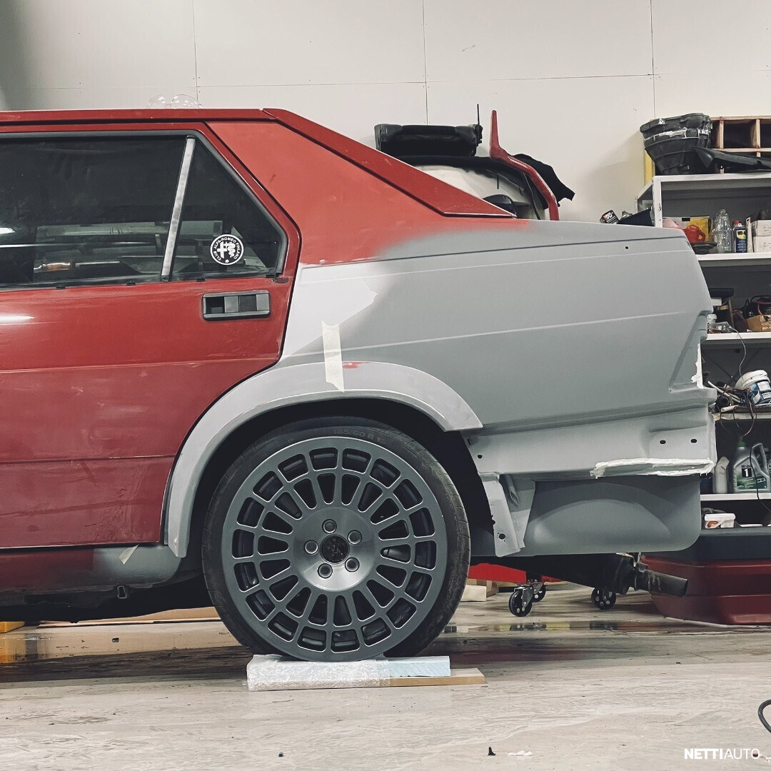 Alfa Romeo 75