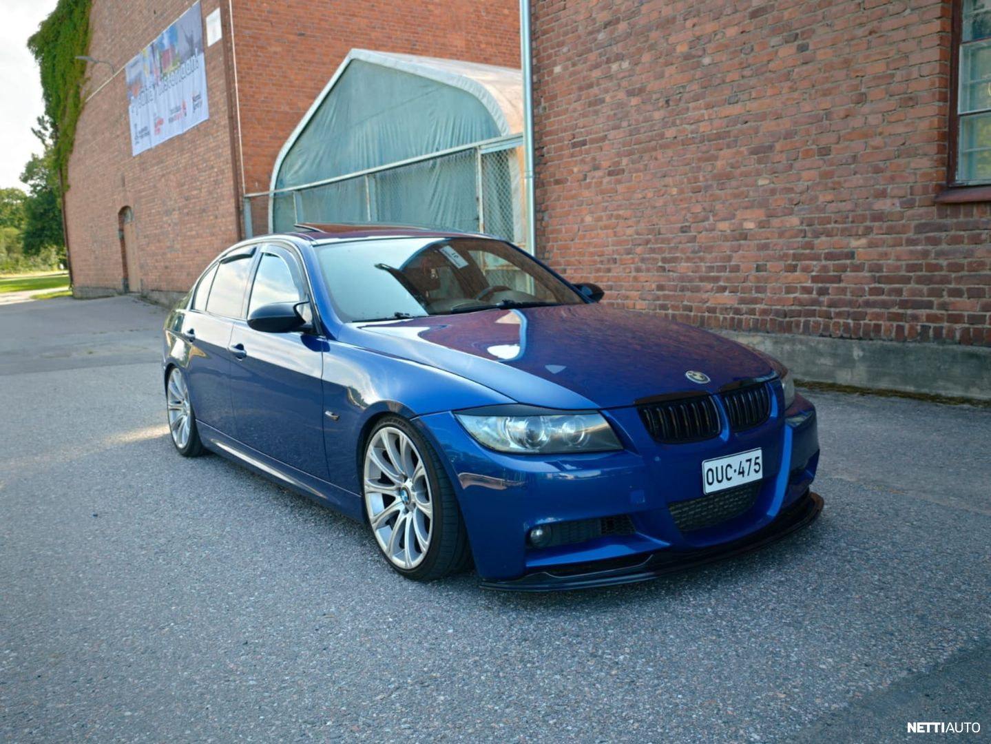 BMW 330