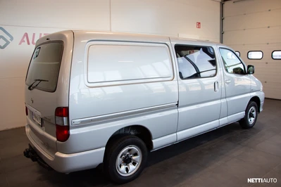 Toyota Hiace 2.5 D-4D 117 5ov 4WD pitkä 2011, photo 2/15
