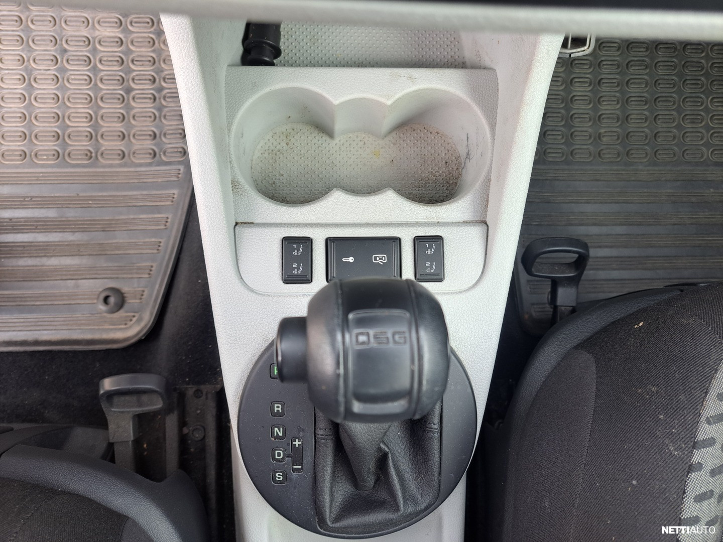 Skoda Fabia 2010, photo 6/10