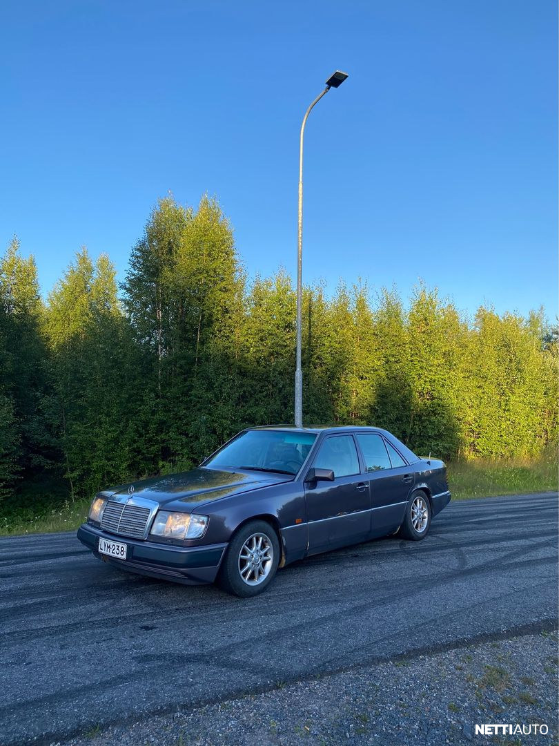 Mercedes-Benz 250 1991, photo 4/12