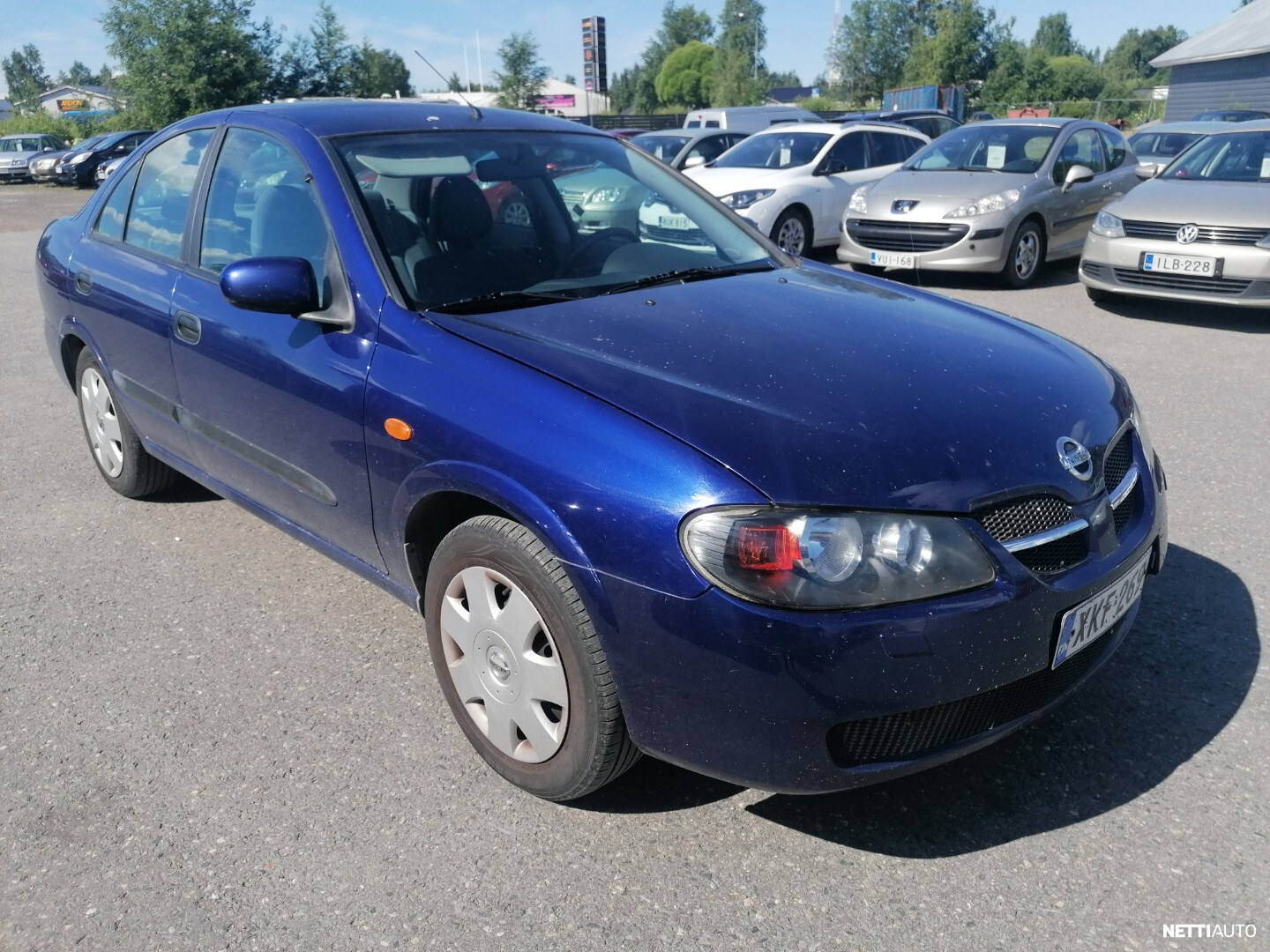 Nissan Almera