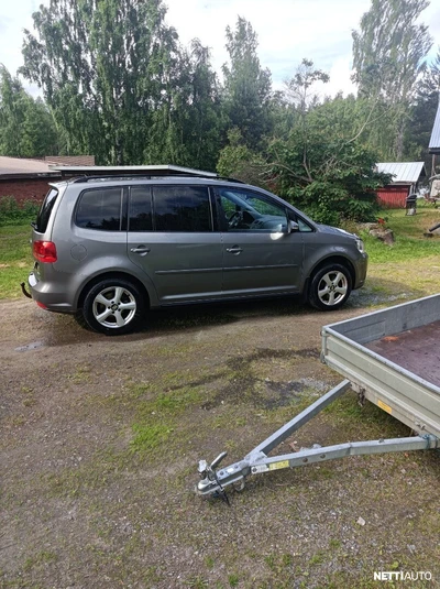 Volkswagen Touran 2011, kuva 8/8