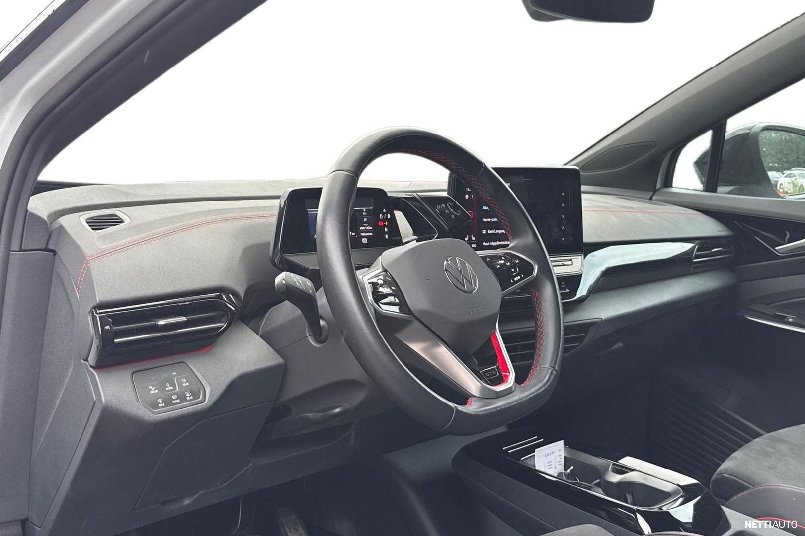 Volkswagen ID.4 2023, photo 3/3