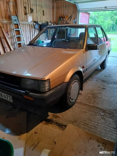 Toyota Corolla 1984, kuva 5/6