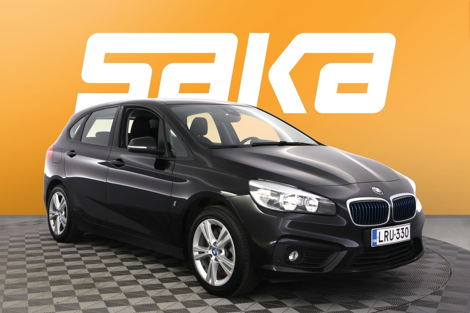 BMW 225
