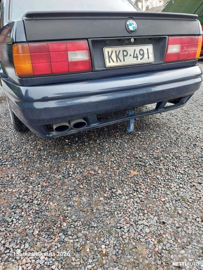 BMW 320 1988, photo 6/16