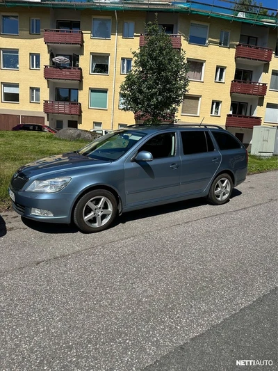 Skoda Octavia 1,4 TSI Ambiente 2011, photo 2/23