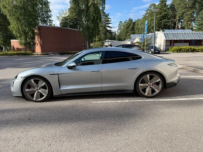 Porsche Taycan 4S 2020, kuva 4/15