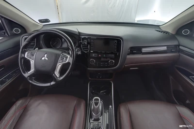 Mitsubishi Outlander PHEV 2016, kuva 7/42