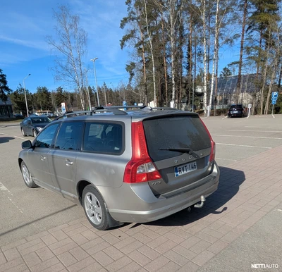 Volvo V70 2,4D Momentum aut 2009, kuva 2/12