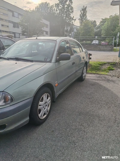 Toyota Avensis 2001, photo 4/8