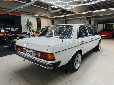 Mercedes-Benz 200 1983, kuva 7/10