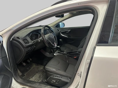 Volvo V40 Cross Country D3 Momentum 2018, kuva 4/4