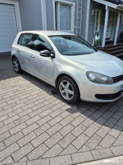 Volkswagen Golf 2012, photo 1/8
