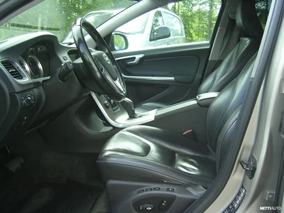 Volvo V60 D5 AWD Summum aut 2012, photo 6/14