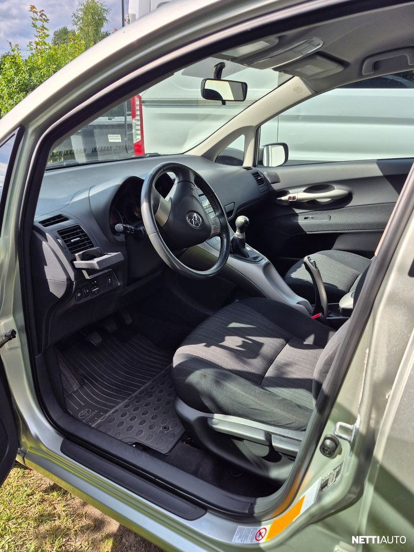 Toyota Auris 2007, photo 6/24
