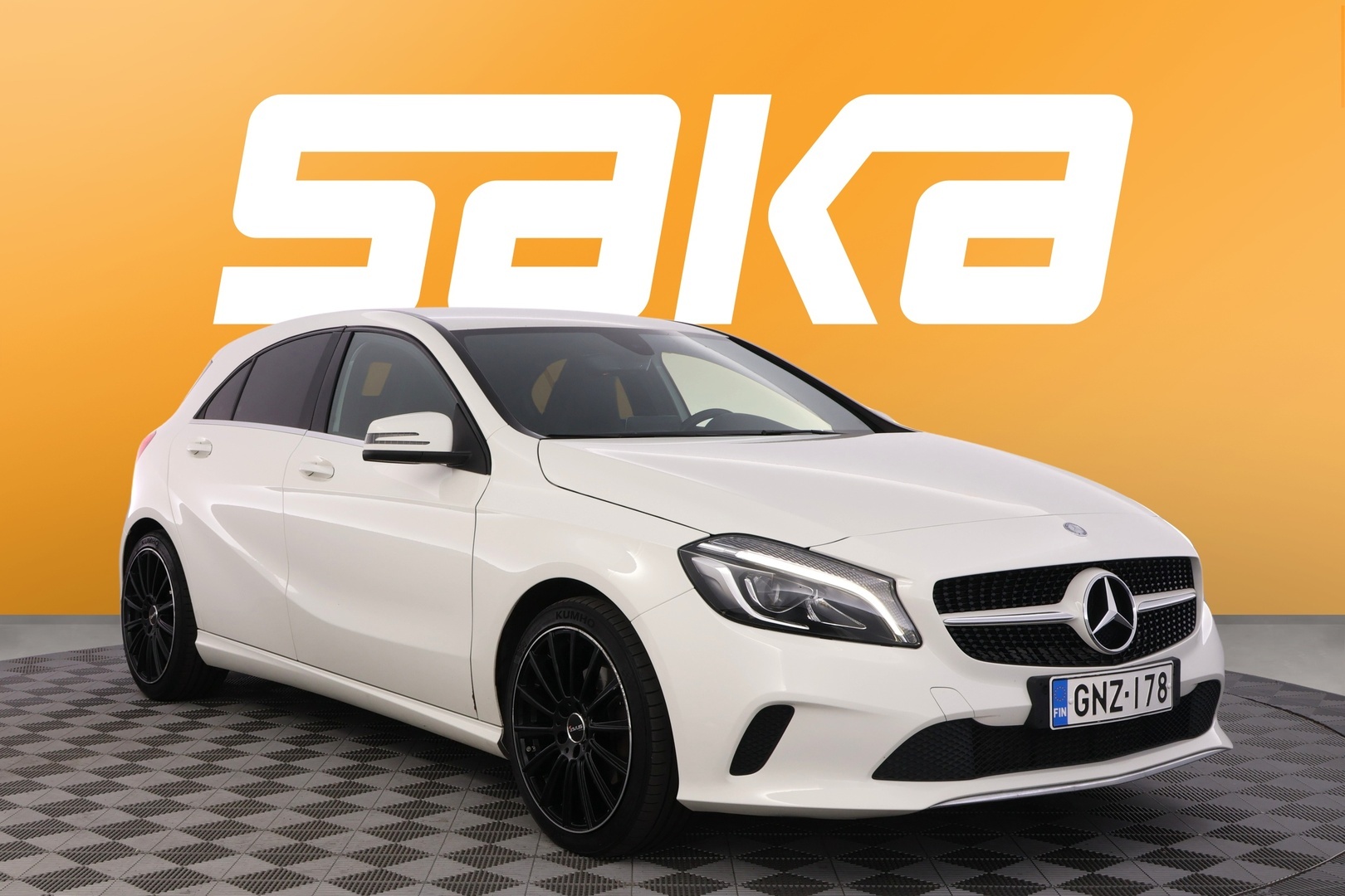 Mercedes-Benz A 180 Suomi 100 Edition
