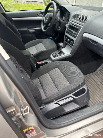 Skoda Octavia 2010, kuva 6/10