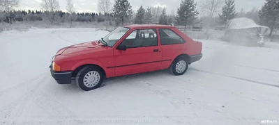 Ford Escort 1.3C 1988, kuva 8/8