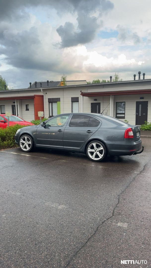 Skoda Octavia 2011, photo 3/4