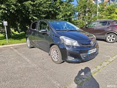 Toyota Yaris 2012, photo 3/16