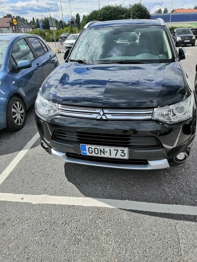 Mitsubishi Outlander PHEV 2015, kuva 4/22