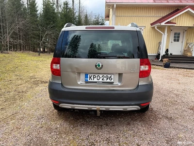 Skoda Yeti 1,6 TDI Adventure GreenLine 2011, kuva 5/21